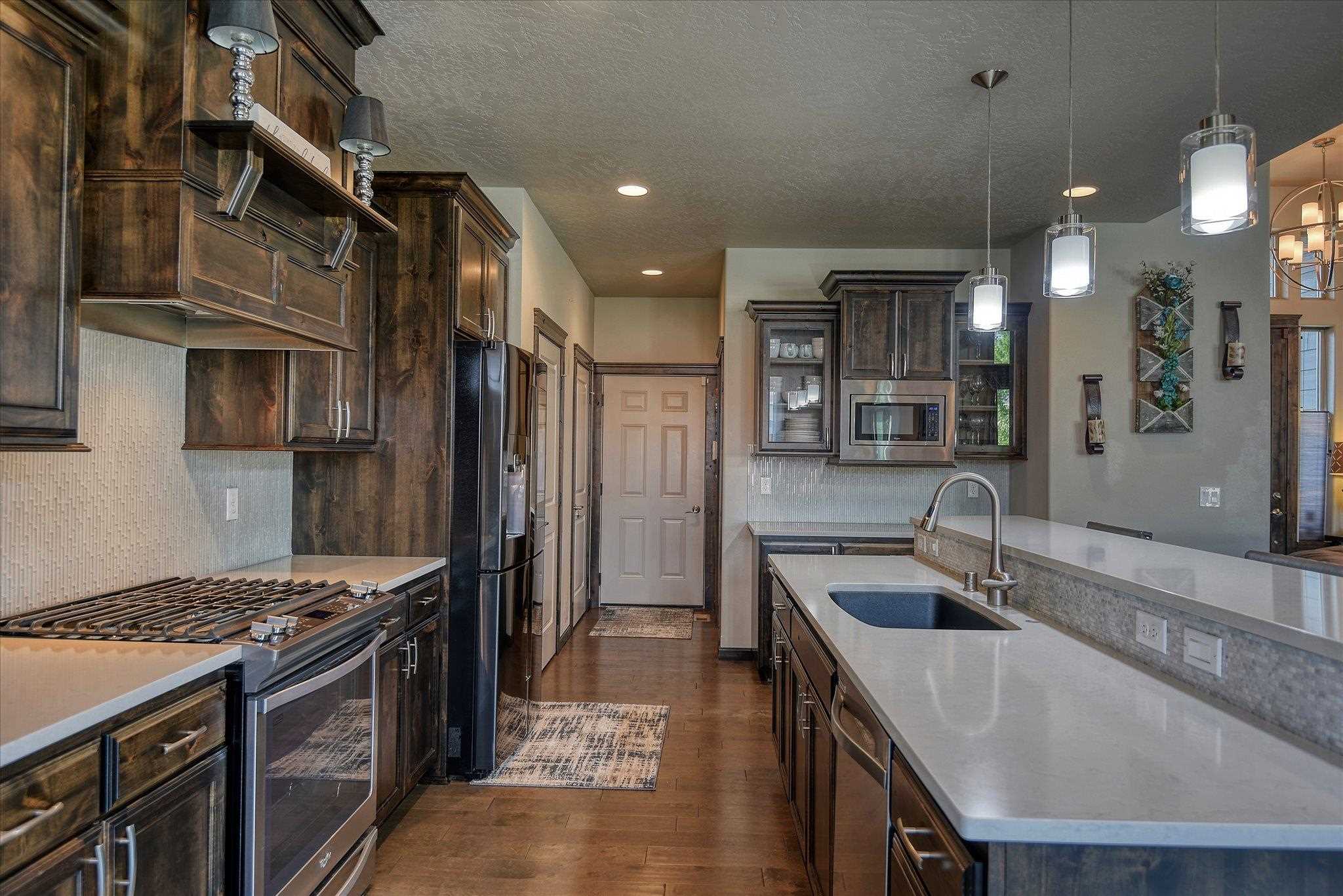 2008 West Cascade Way Spokane, WA 99208 - Photo 10 of 48 Gallery Image 10