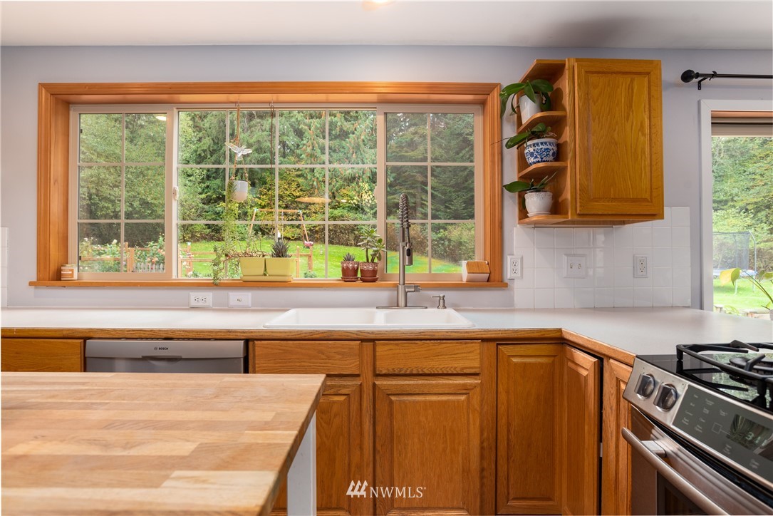 15934 Mountain View Road Mount Vernon, WA 98274 - Photo 12 of 38 Gallery Image 12