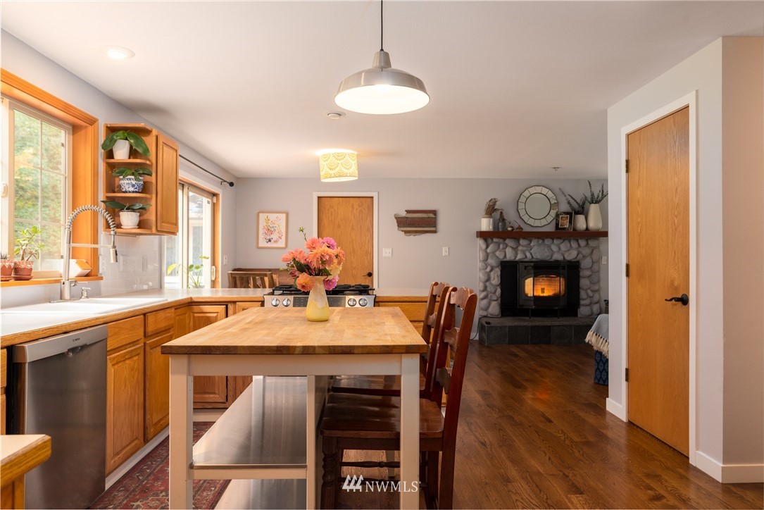 15934 Mountain View Road Mount Vernon, WA 98274 - Photo 10 of 38 Gallery Image 10
