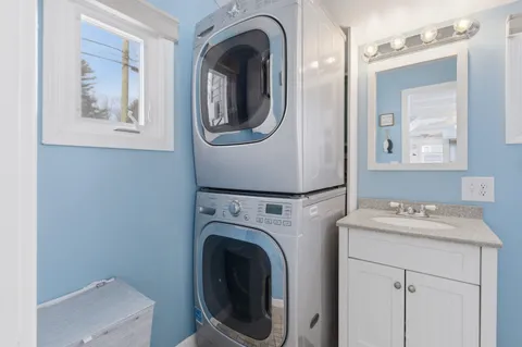 $675,000 | 203 Lakeshore Drive, Franklin, NH 03235