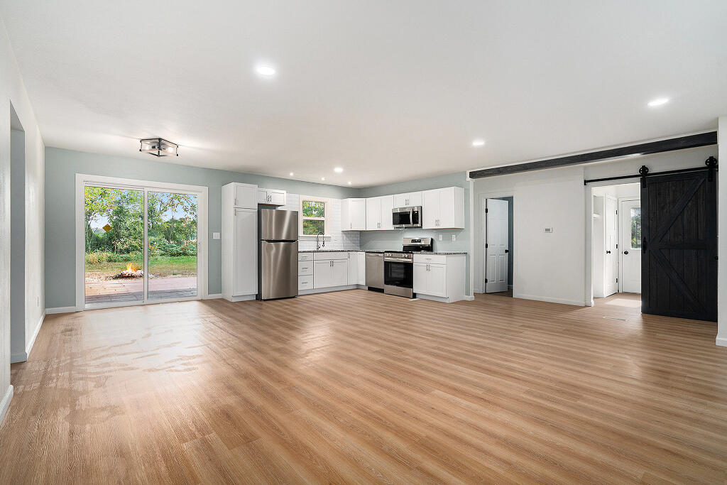 14061 Riverside Drive Constantine, MI 49042 - Photo 3 of 16 02