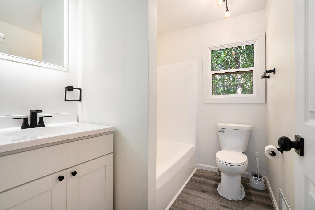 14061 Riverside Drive Constantine, MI 49042 - Photo 7 of 16 06