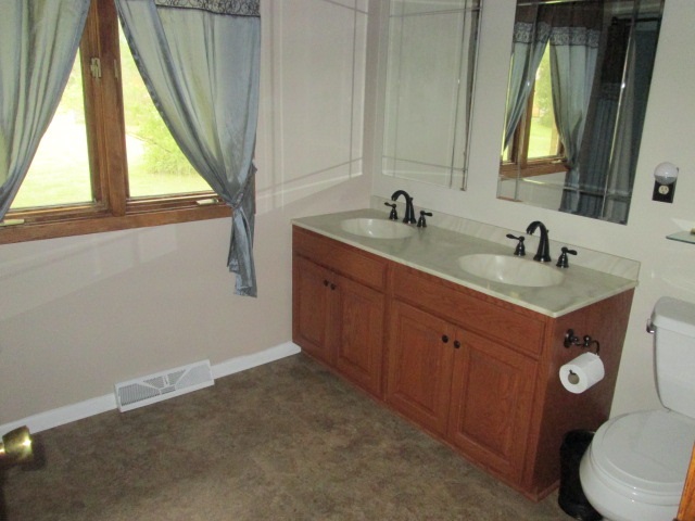 6320 Steward Road Rockford, IL 61101 - Photo 18 of 20 Gallery Image 18