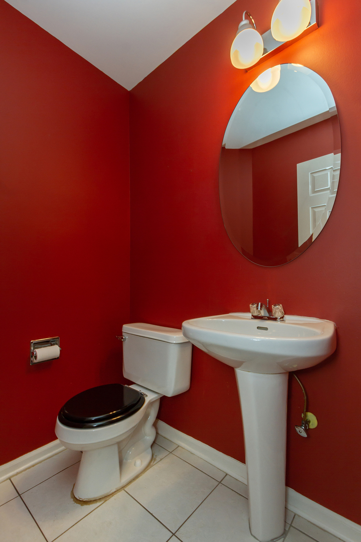 135 President Court, Unit 135 Carol Stream, IL 60188 - Photo 12 of 21