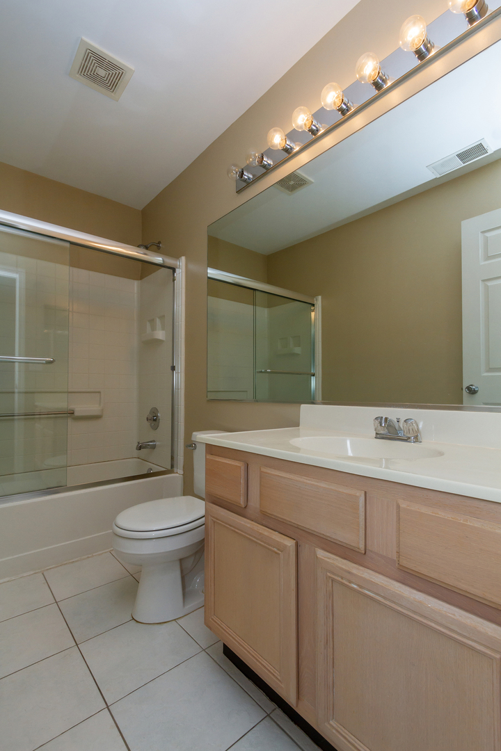 135 President Court, Unit 135 Carol Stream, IL 60188 - Photo 19 of 21