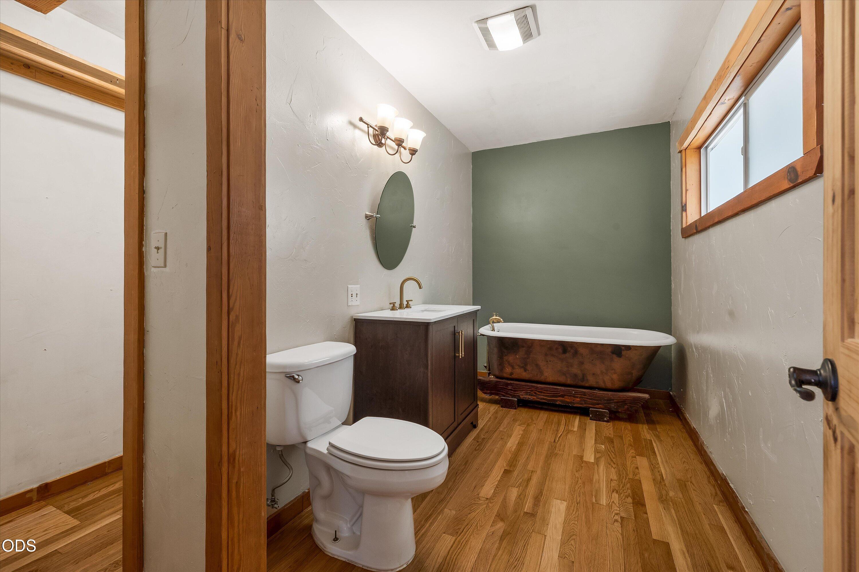 606 Northeast 9th Street Bend, OR 97701 - Photo 23 of 37