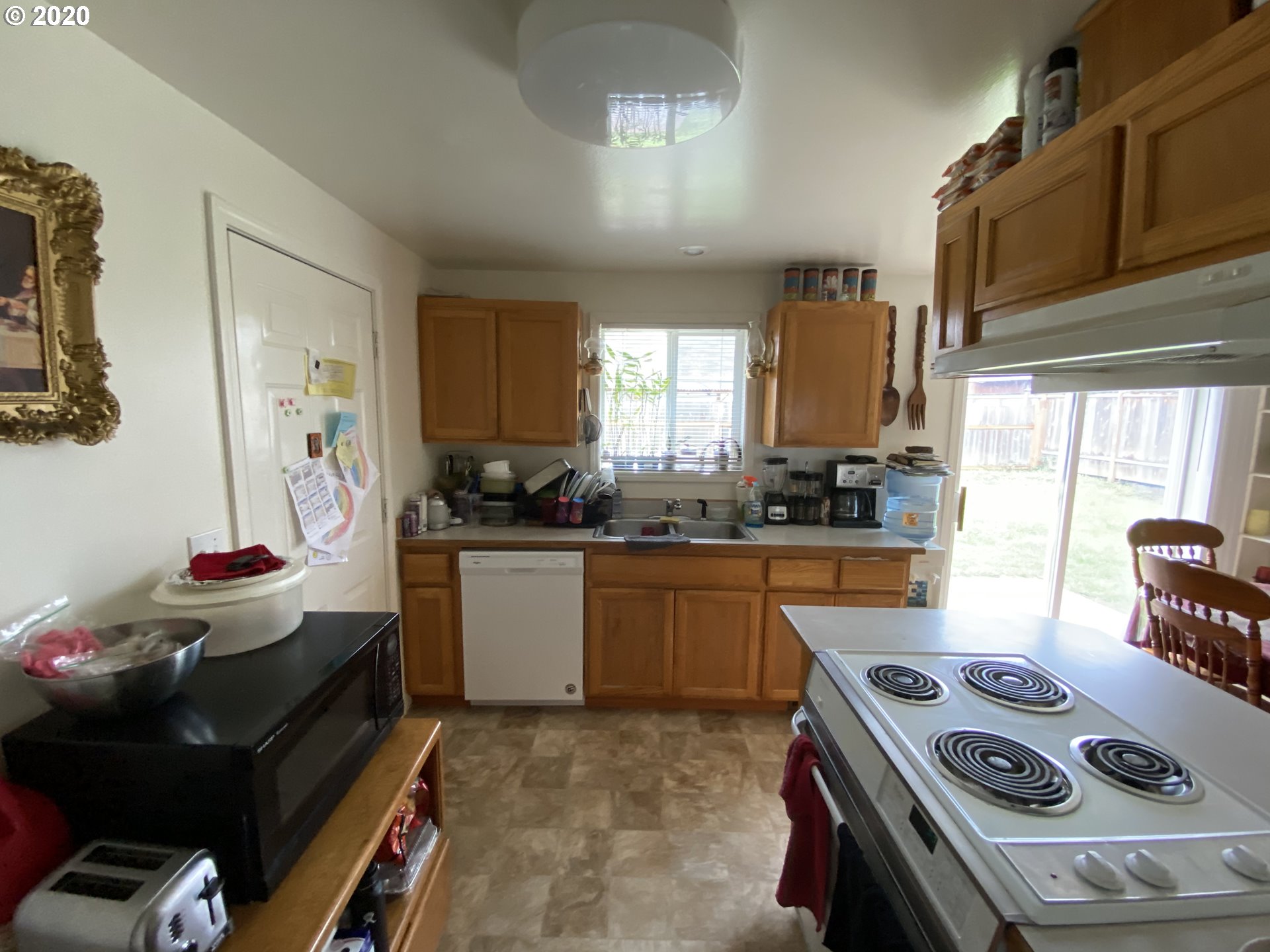4950 Forsythia Street Springfield, OR 97478 - Photo 5 of 32