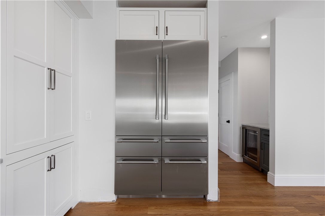 6 Sharon Court Newport, RI 02840 - Photo 12 of 49 Thermador Refrigerator