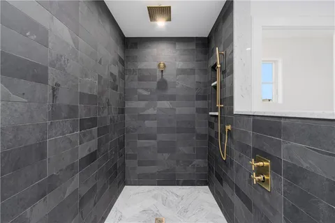 $3,500,000 | 6 Sharon Court, Newport, RI 02840