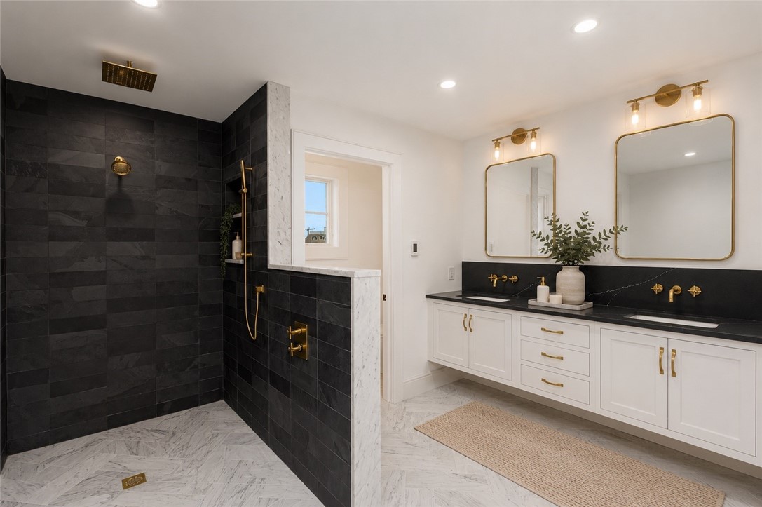 6 Sharon Court Newport, RI 02840 - Photo 32 of 49 Second floor primary bathroom. Digitally staged