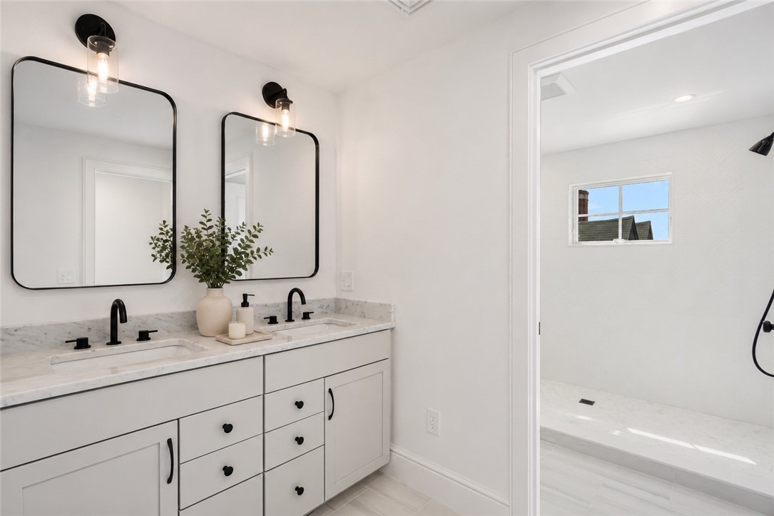 6 Sharon Court Newport, RI 02840 - Photo 42 of 49 Third floor en suite with harbor views. Digitally staged