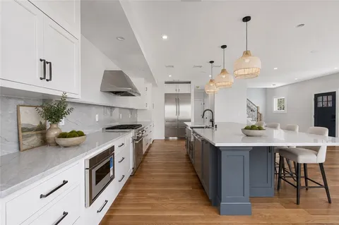 $3,500,000 | 6 Sharon Court, Newport, RI 02840