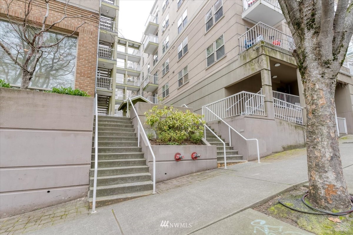 506 East Howell Street, Unit 108 Seattle, WA 98122 - Photo 1 of 20 a view of entryway