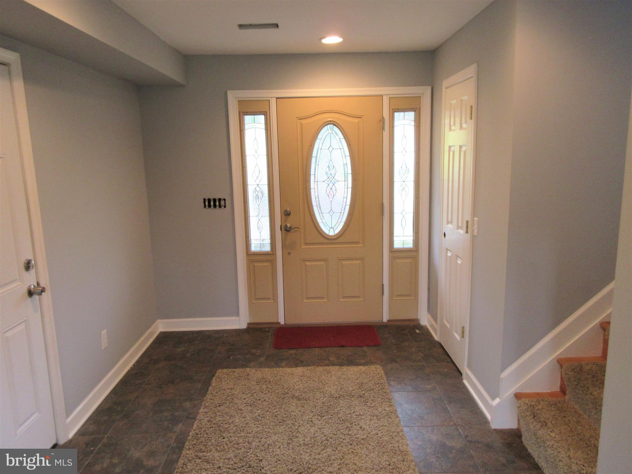 447 West Maple Road Linthicum Heights, MD 21090 - Photo 3 of 39 Beautiful entry way