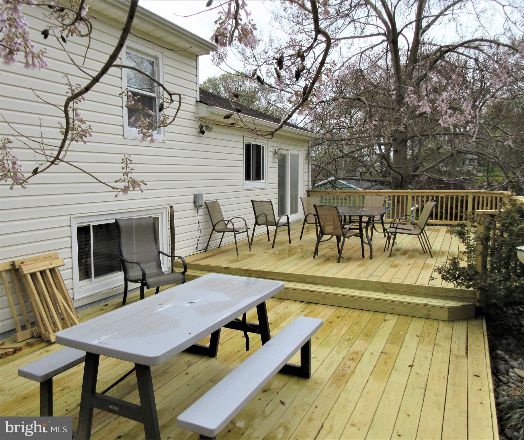 447 West Maple Road Linthicum Heights, MD 21090 - Photo 32 of 39 Two tiered deck