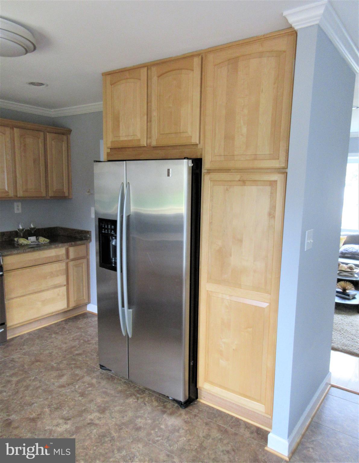 447 West Maple Road Linthicum Heights, MD 21090 - Photo 10 of 39 Stainless steel and custom cabinets