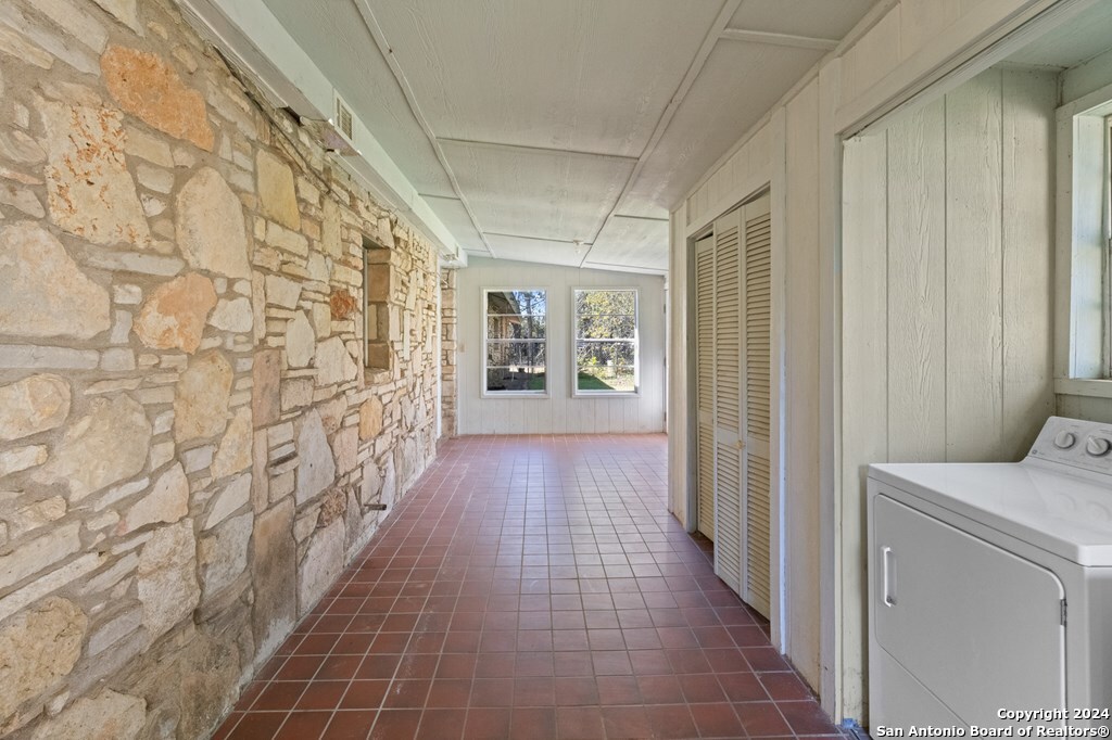 6268 Highway 27 Center Point, TX 78010 - Photo 15 of 39 a hallway with windows