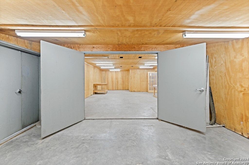 6268 Highway 27 Center Point, TX 78010 - Photo 8 of 39 a view of a garage