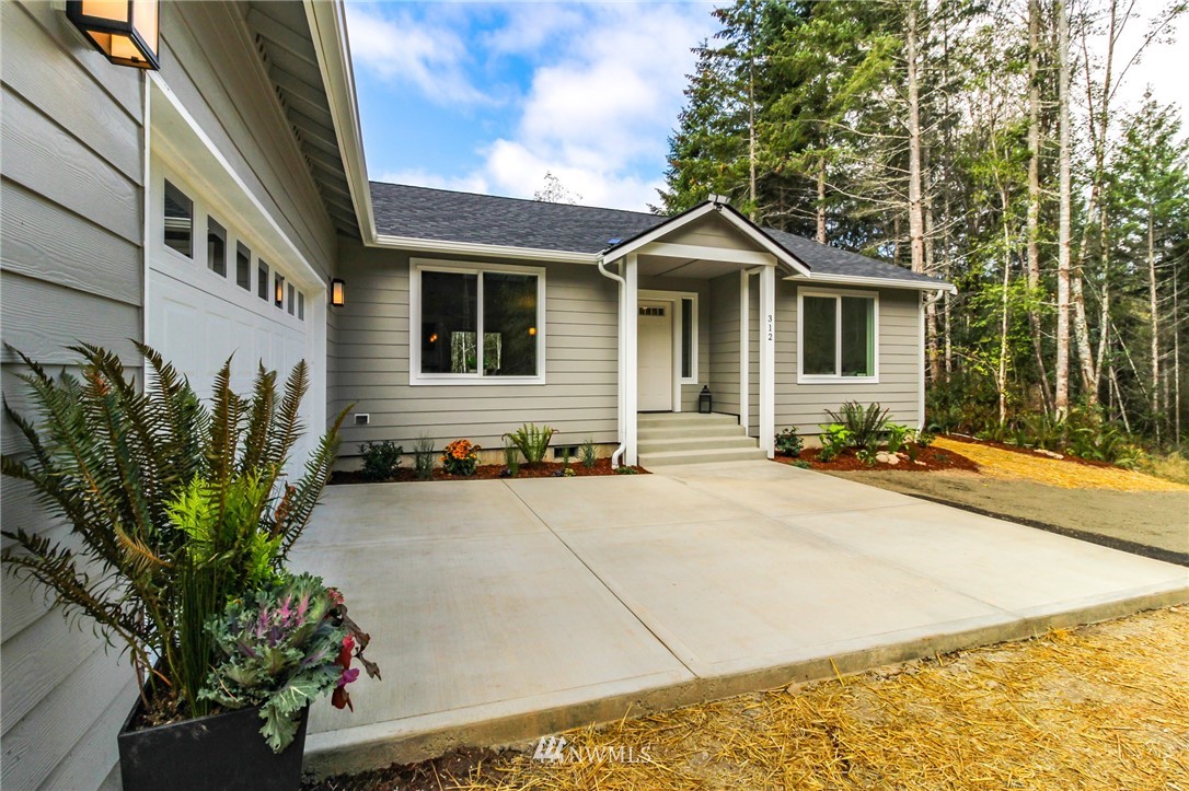 312 Cornwall Road Northwest Lakebay, WA 98349 - Photo 3 of 39