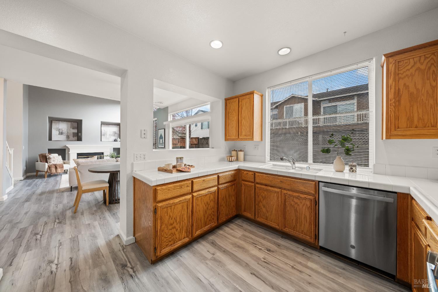 1217 Mateo Drive Rohnert Park, CA 94928 - Photo 6 of 34