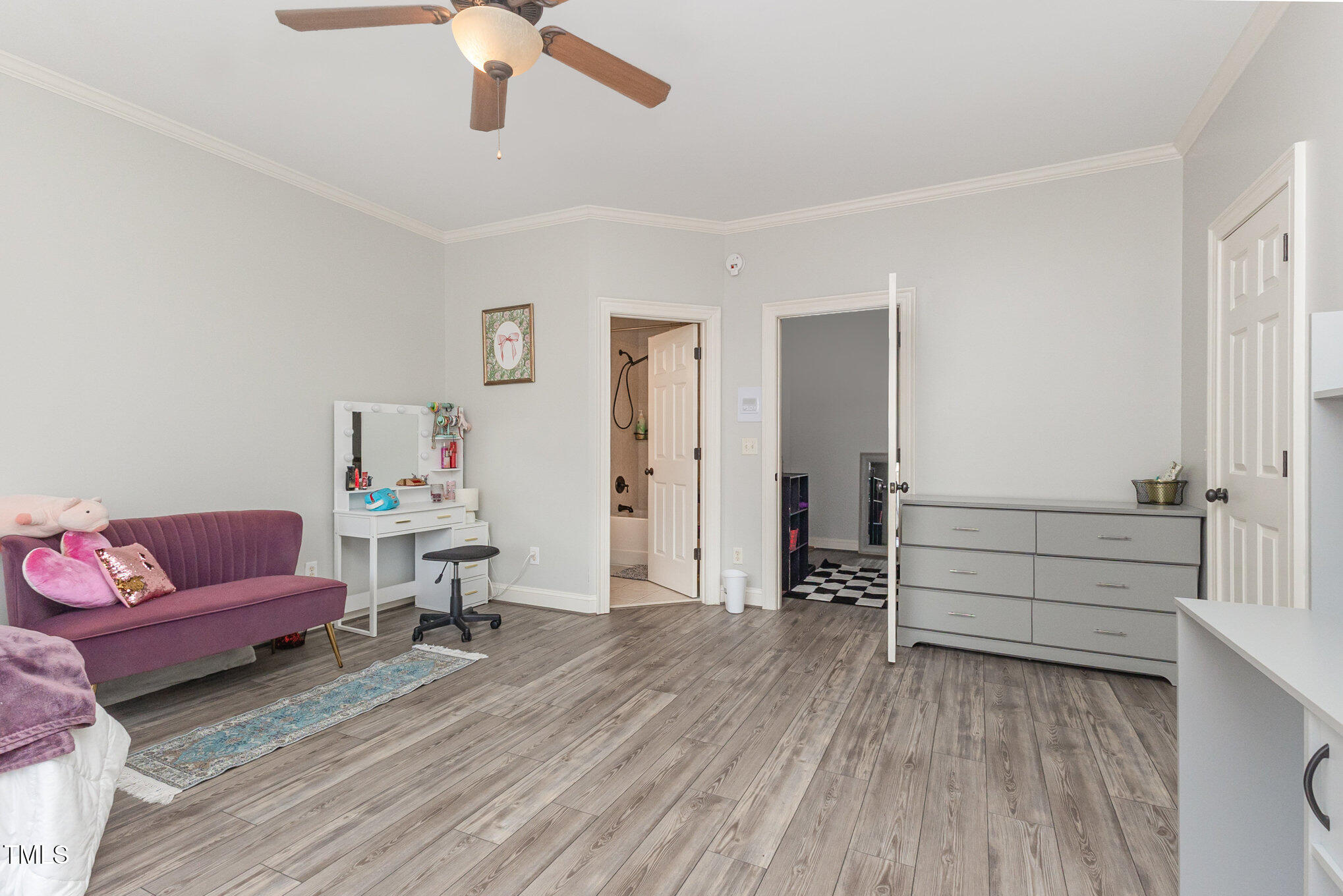 12617 Richmond Run Drive Raleigh, NC 27614 - Photo 48 of 77 a living room with furniture