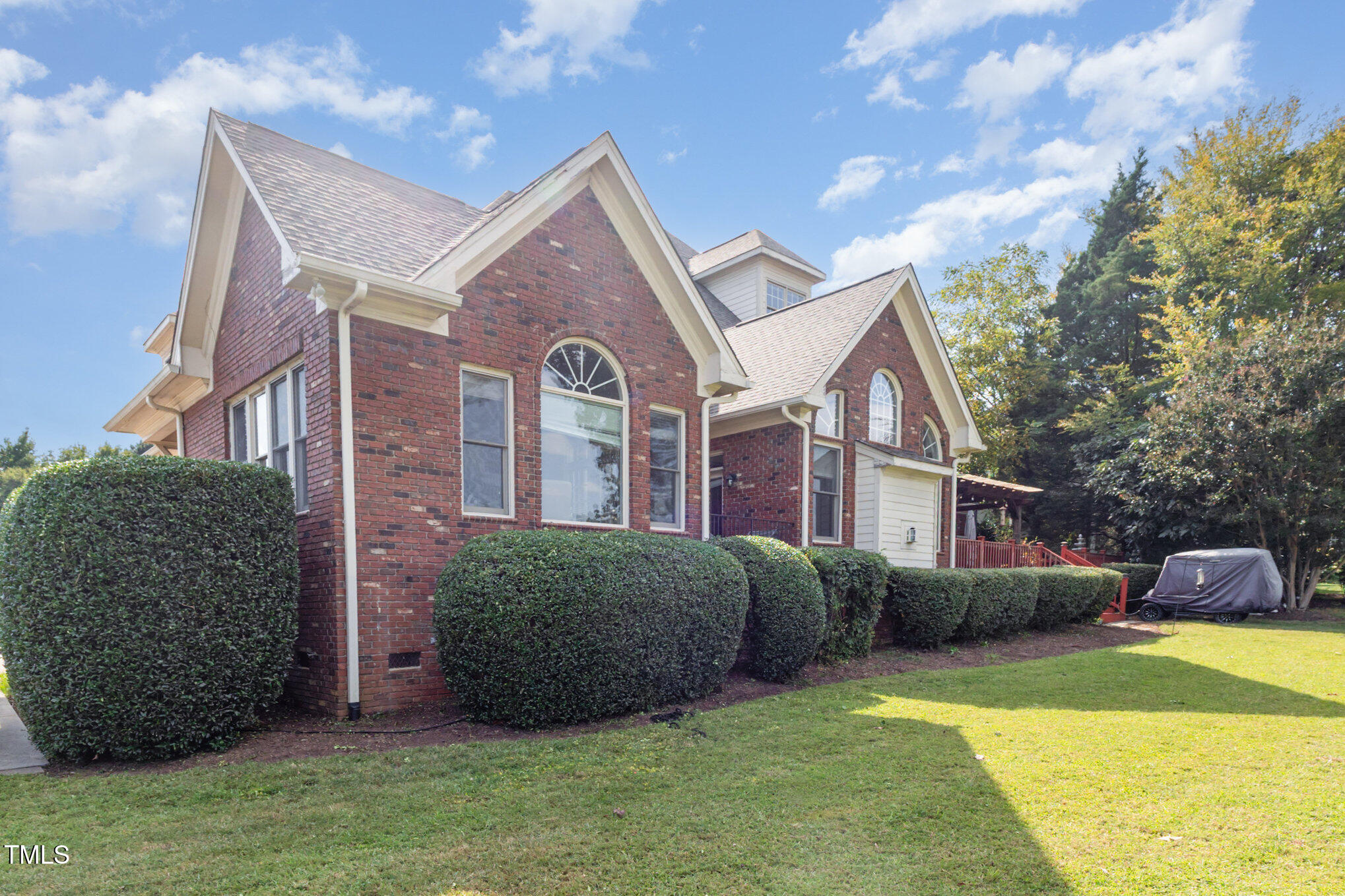 12617 Richmond Run Drive Raleigh, NC 27614 - Photo 66 of 77 a front view of a house with garden