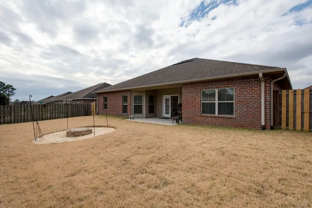 a view of a house with a outdoor space