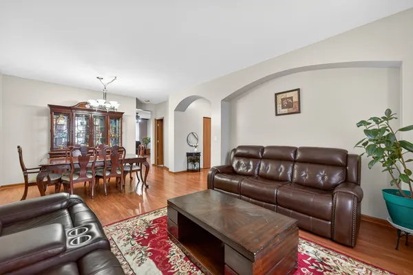 $525,000 | 1293 Georgetown Way, Vernon Hills, IL 60061