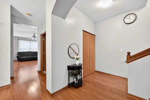 $525,000 | 1293 Georgetown Way, Vernon Hills, IL 60061