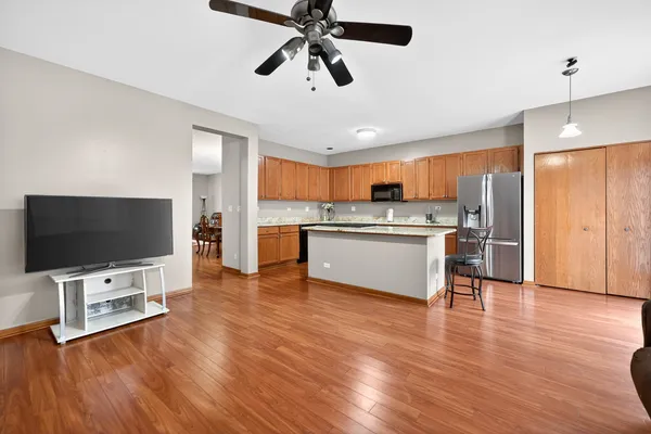 $525,000 | 1293 Georgetown Way, Vernon Hills, IL 60061