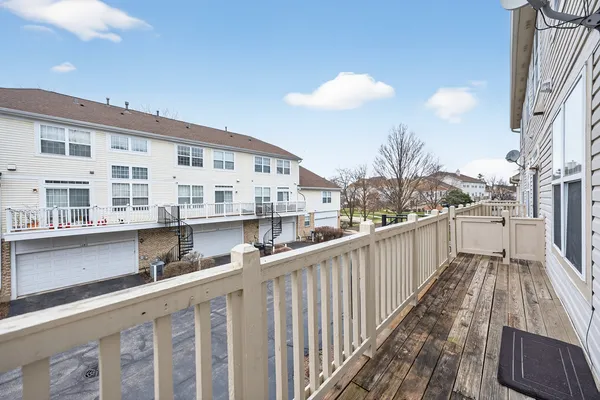 $525,000 | 1293 Georgetown Way, Vernon Hills, IL 60061