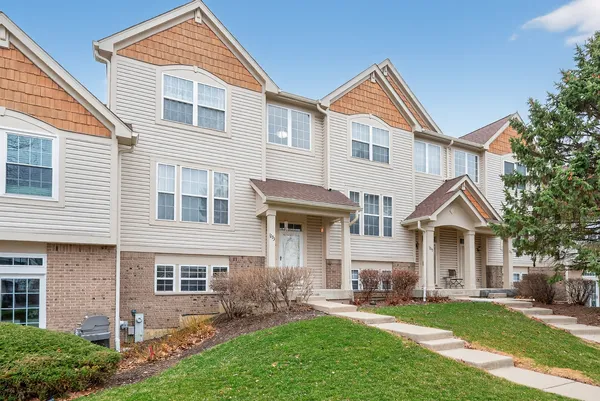 $525,000 | 1293 Georgetown Way, Vernon Hills, IL 60061