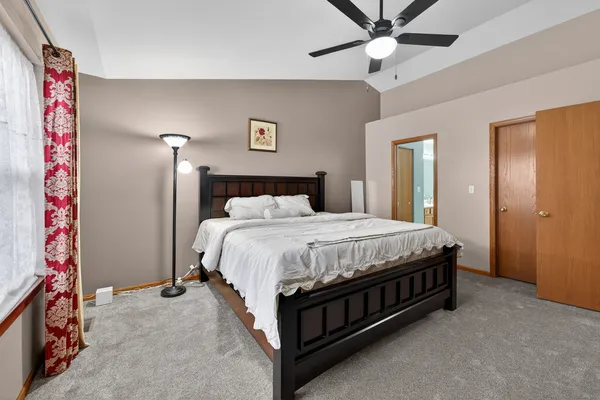 $525,000 | 1293 Georgetown Way, Vernon Hills, IL 60061