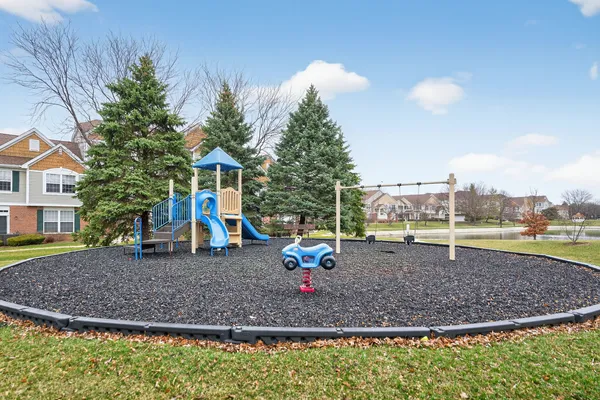 $525,000 | 1293 Georgetown Way, Vernon Hills, IL 60061