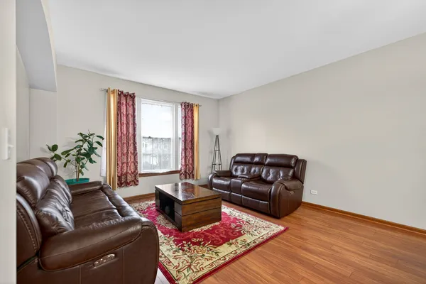 $525,000 | 1293 Georgetown Way, Vernon Hills, IL 60061