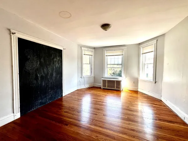 $6,000 | 76 Babcock Street, Unit 3, Brookline, MA 02446