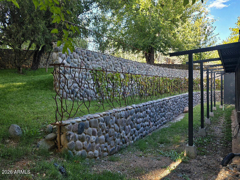 1225 East Willow Point Road Cornville, AZ 86325 - Photo 113 of 132 Grapevine