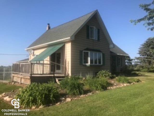 5325 Russell Road Palms, MI 48465 - Photo 4 of 53 31339492-3.JPG