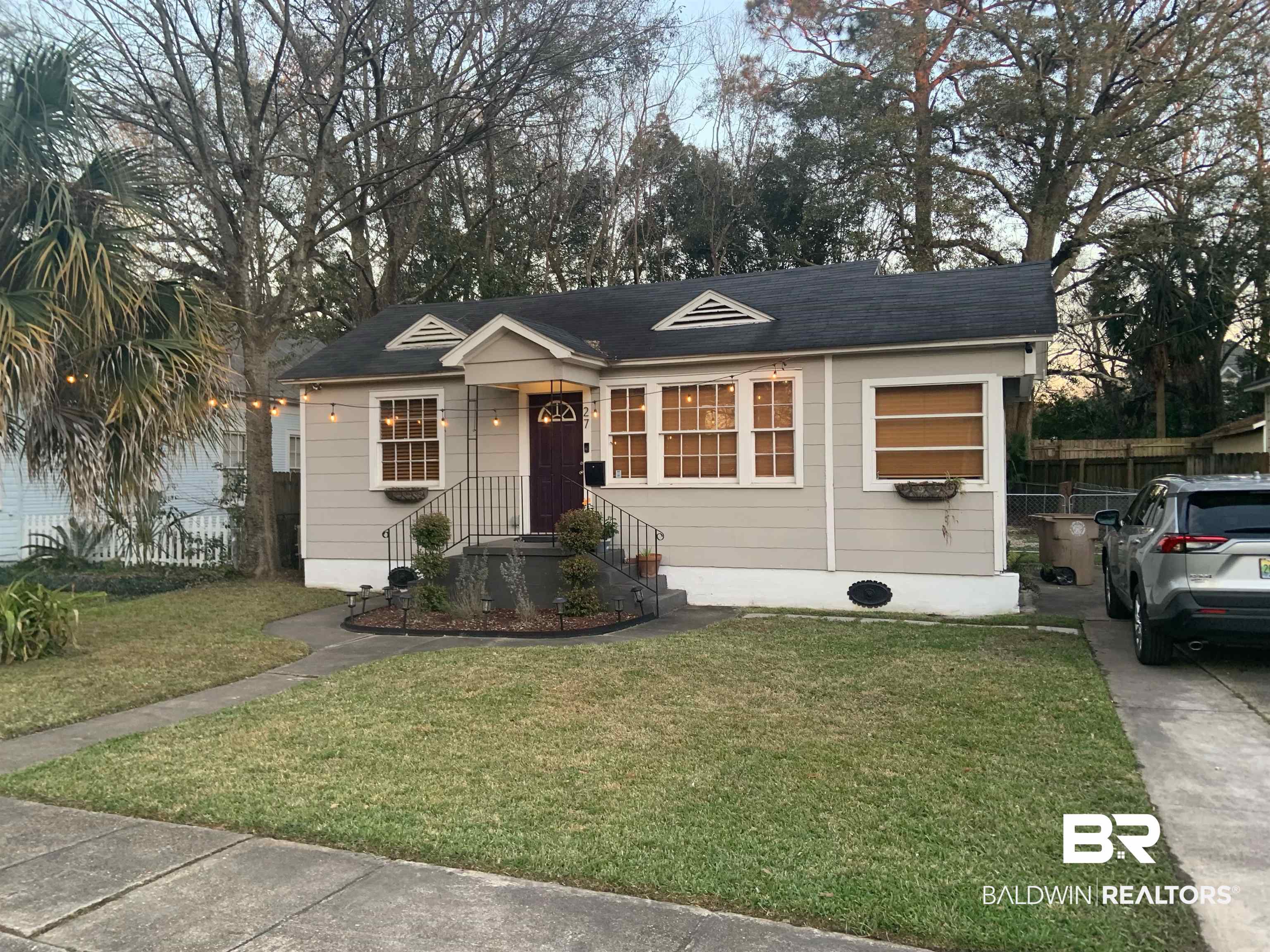27 Lee Street Mobile, AL 36604 - Photo 2 of 15