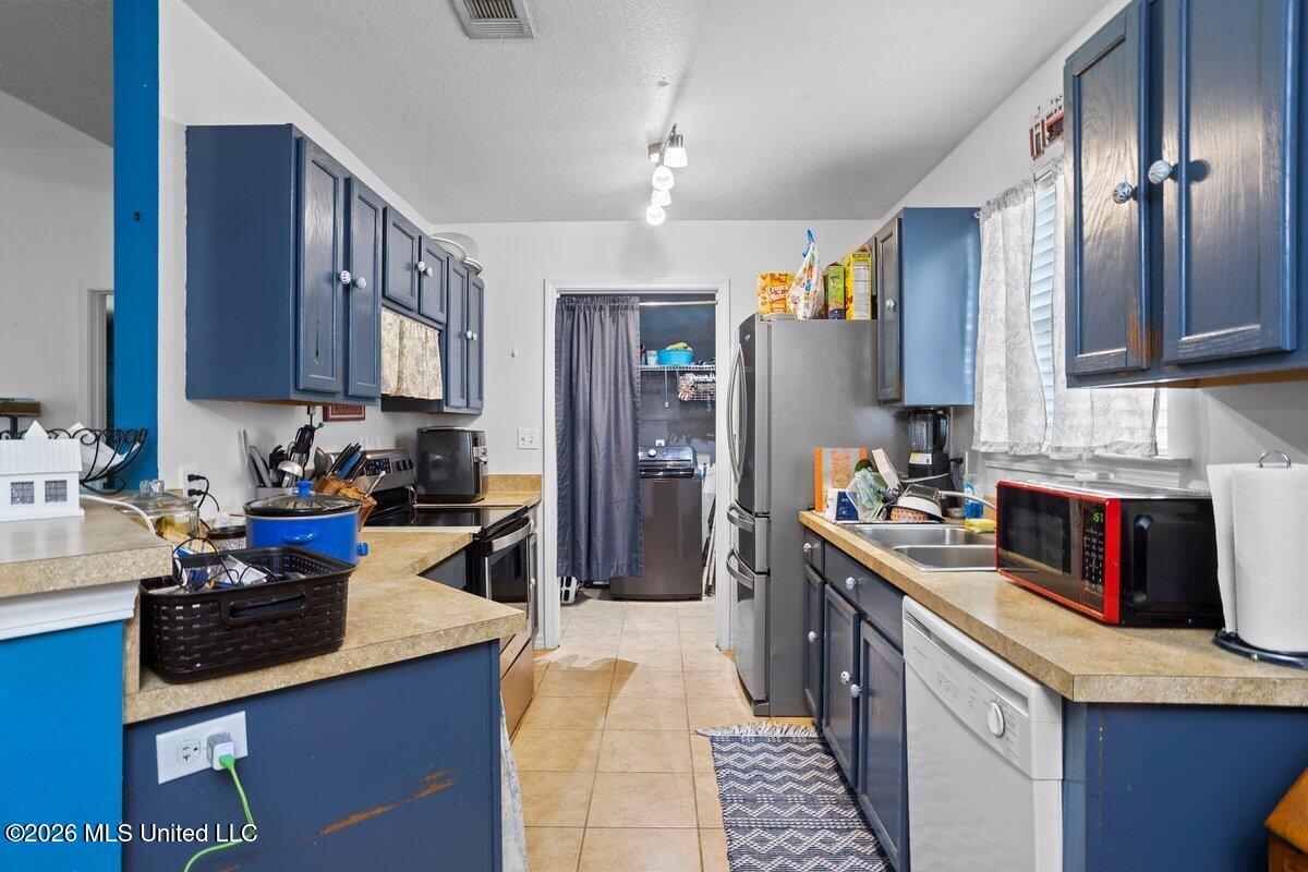 22030 Rayvan Lane Kiln, MS 39556 - Photo 4 of 14 HJ0A6912