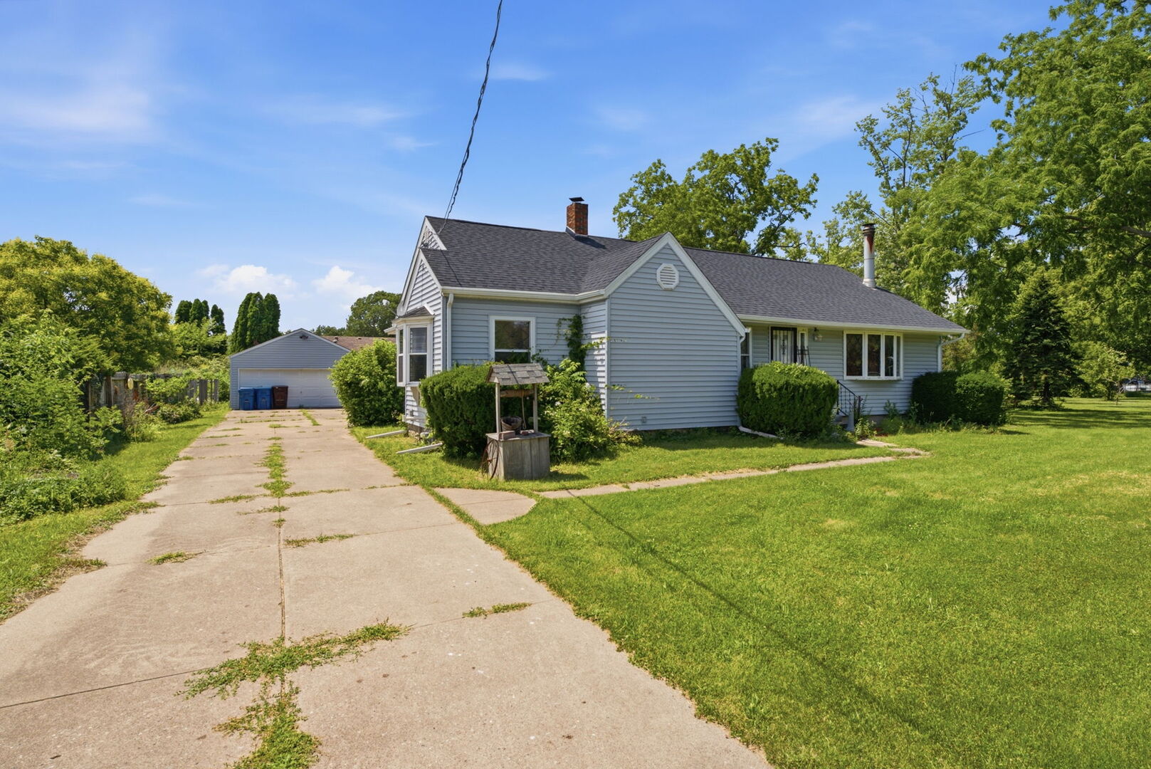 2017 Colona Road Silvis, IL 61282 - Photo 2 of 31