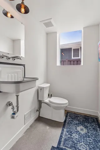 $6,250 | 1290 Snelling Avenue North, St. Paul, MN 55108