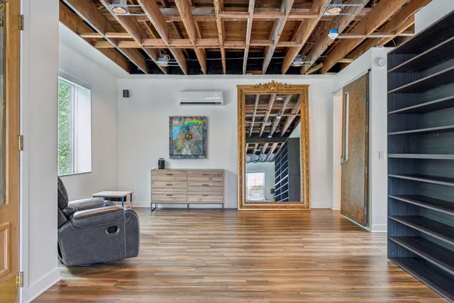 $6,250 | 1290 Snelling Avenue North, St. Paul, MN 55108