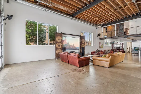 $5,000 | 1290 Snelling Avenue North, St. Paul, MN 55108