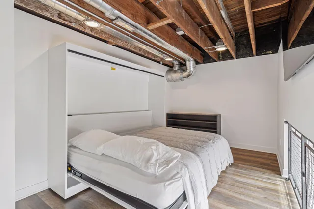 $6,250 | 1290 Snelling Avenue North, St. Paul, MN 55108