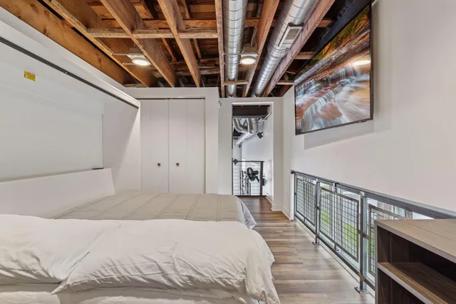 $6,250 | 1290 Snelling Avenue North, St. Paul, MN 55108