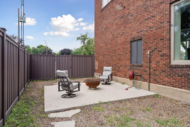 $6,250 | 1290 Snelling Avenue North, St. Paul, MN 55108