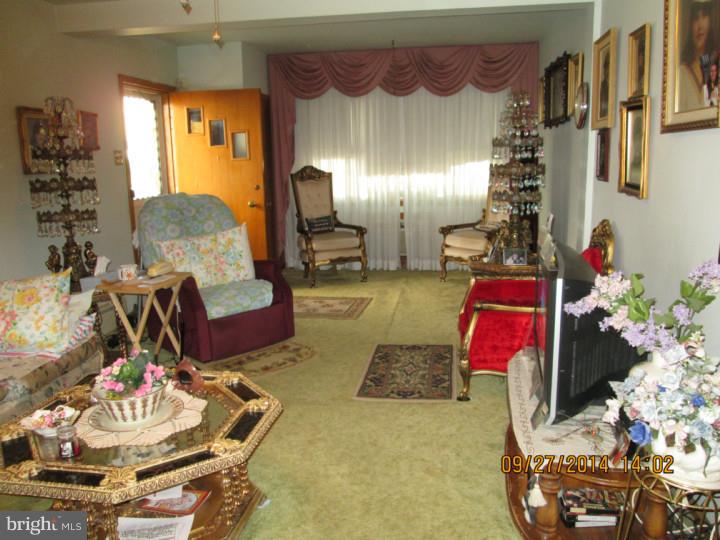 12 Wellington Road Upper Darby, PA 19082 - Photo 3 of 19