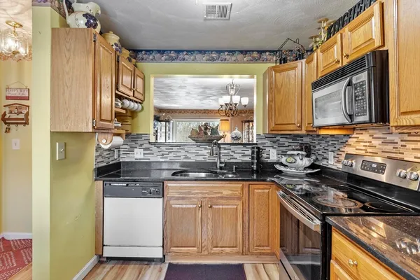 $315,000 | 330 Sunderland Road, Unit 80, Worcester, MA 01604