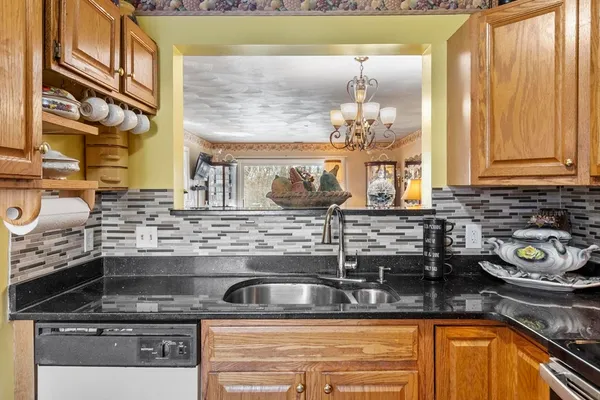 $315,000 | 330 Sunderland Road, Unit 80, Worcester, MA 01604